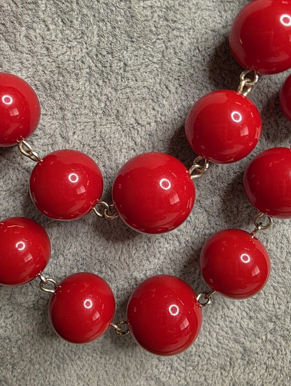 Bright Red Lucite/Acrylic Jewelry Bundle- 1 Necklace & 1 Bangle - Picture 5 of 11